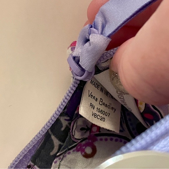 Vera Bradley x Disney ID Case - Picture 5 of 6